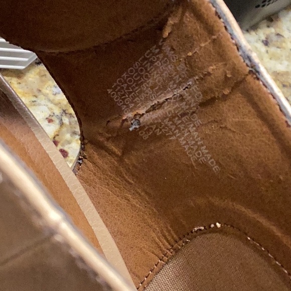 Candie’s open toe sandals. - Picture 7 of 8